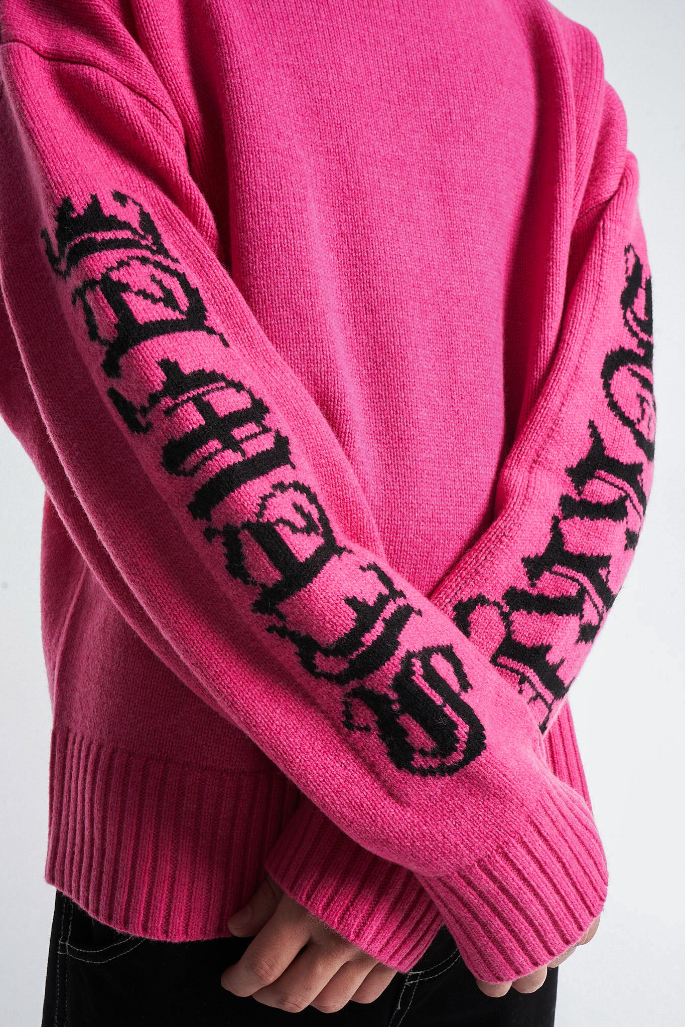 Djakarta Hot Pink - Image 12
