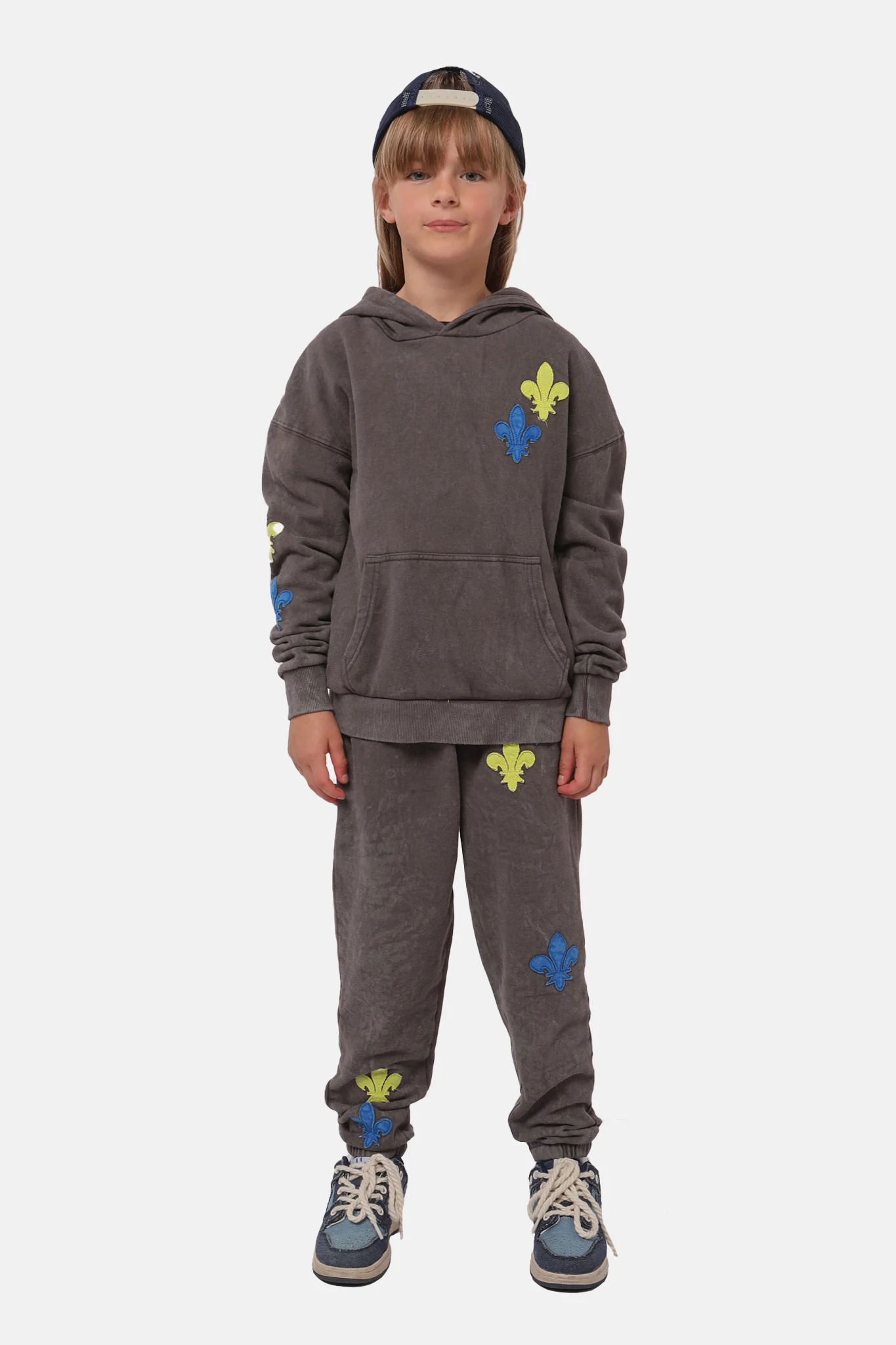 Finley Gris - Image 4